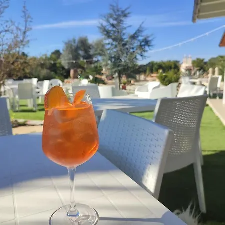 Giardino Isabella Couette-café Palagiano